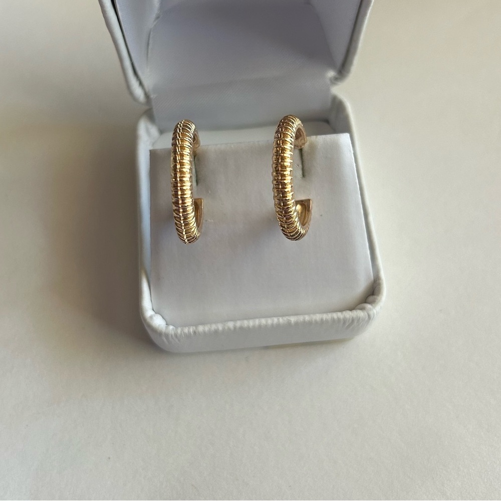 3/$20 Gold Tone Thick Spiked Pattern Circular Hoop Stud Earrings 1” Pierced